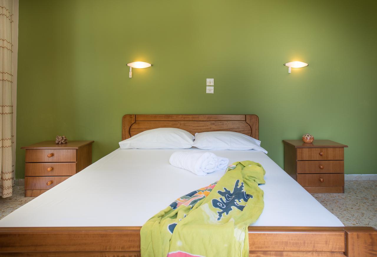 Helen & Theo Apartment ลากานาส ภายนอก รูปภาพ