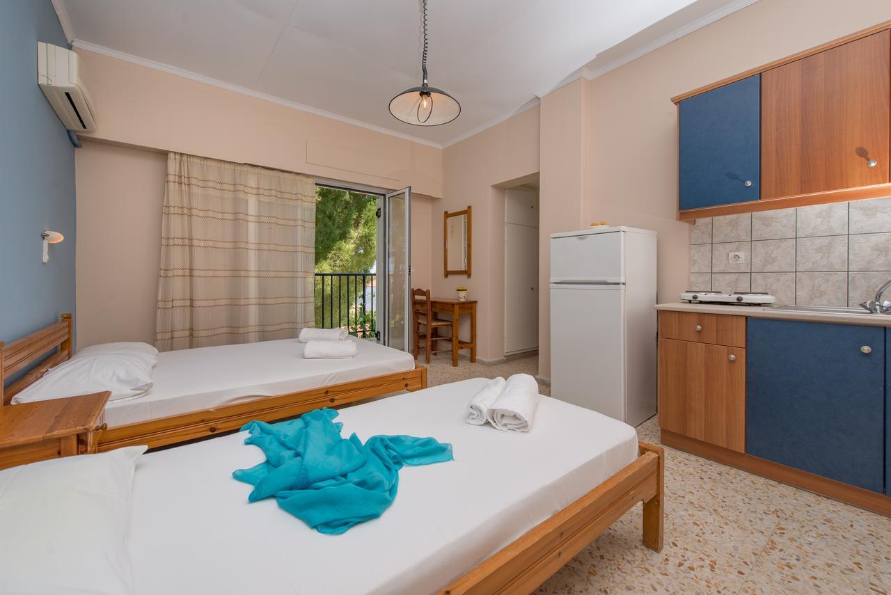 Helen & Theo Apartment ลากานาส ภายนอก รูปภาพ